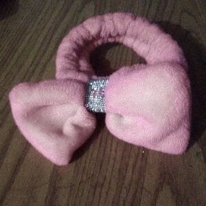 Selling fluffy stylish headbands